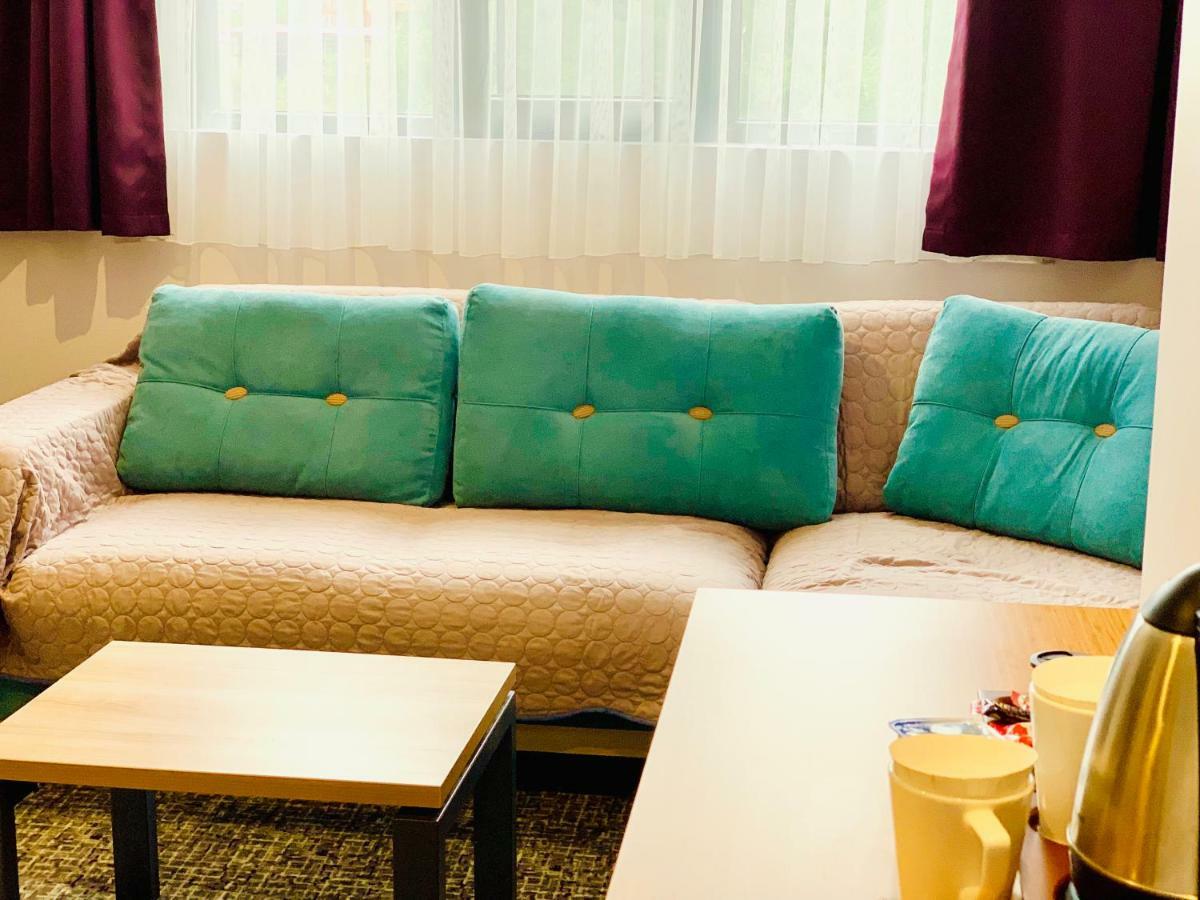乌尊格尔金色酒店 乌宗 外观 照片